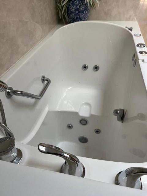 500 N Tully Road, Turlock CA: https://media.crmls.org/mediaz/514d941c-19fe-40e3-a88b-bc54730a8fe2.jpg