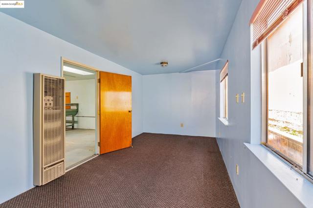 2116 LUNA AVENUE, San Leandro CA: https://media.crmls.org/mediaz/514e8bc8-455f-4fc0-b1af-43e4d8d6913c.jpg
