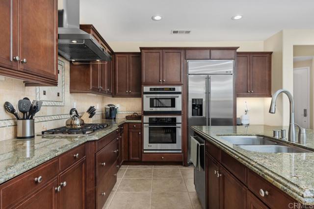 Detail Gallery Image 2 of 23 For 13569 Pacific Highlands Ranch Pkwy, San Diego,  CA 92130 - 4 Beds | 2/1 Baths