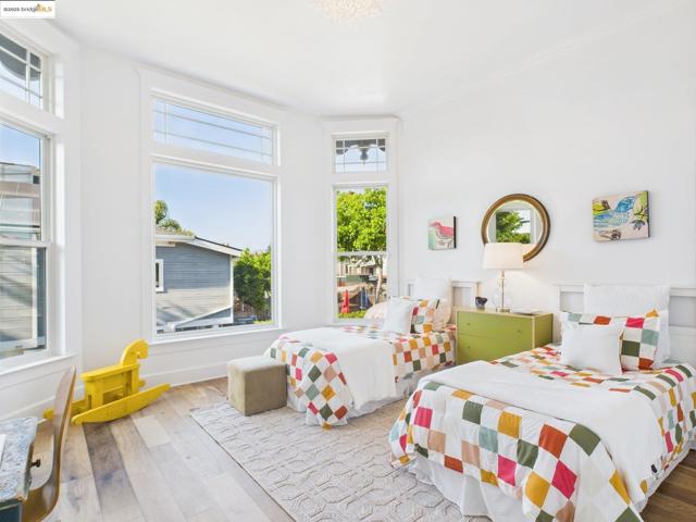 2602 Adeline St, Oakland CA: https://media.crmls.org/mediaz/514f0500-4a5d-4c67-a48d-0b6a9697cd71.jpg