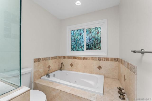 925 Moody Dr, Escondido CA: https://media.crmls.org/mediaz/514ffe99-bb9d-4768-beec-e813ce7b0c40.jpg