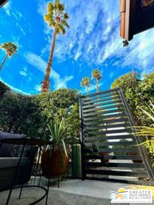 1311 N Primavera Drive, Palm Springs CA: https://media.crmls.org/mediaz/51503c64-bf26-42c1-8438-c8c23f63d232.jpg