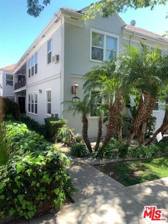 312 S Reeves Drive #A
