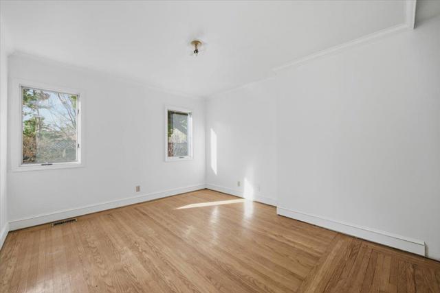 915 Berry Avenue, Los Altos CA: https://media.crmls.org/mediaz/515182e1-4586-469d-887a-d5f3f44e7f19.jpg