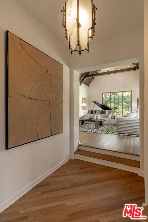 3105 Ledgewood Drive, Los Angeles CA: https://media.crmls.org/mediaz/5151fece-002f-4f93-9f0d-9d14cd7388b7.jpg