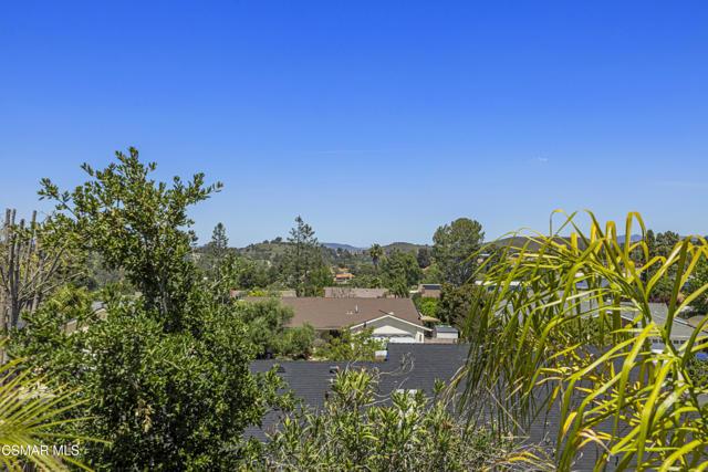915 W Marcello Avenue, Thousand Oaks CA: https://media.crmls.org/mediaz/5152120a-394a-41bd-ab7b-ff26cf3952f5.jpg