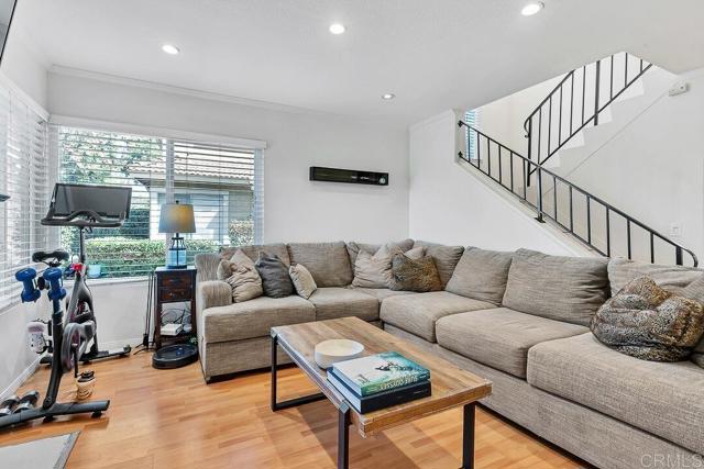 Detail Gallery Image 10 of 23 For 10727 Holly Meadows Dr, Santee,  CA 92071 - 3 Beds | 2/1 Baths