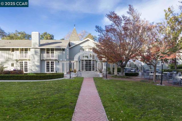 4217 Terra Granada Dr, Walnut Creek CA: https://media.crmls.org/mediaz/5154938b-91b6-48f2-aba1-c3b31ee8986b.jpg