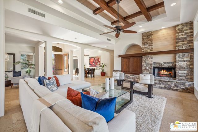 2 Varsity Circle, Rancho Mirage CA: https://media.crmls.org/mediaz/5154a9e9-1758-4779-9b9e-c8d33949395a.jpg
