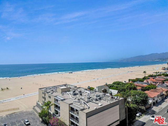 723 Palisades Beach Road, Santa Monica CA: https://media.crmls.org/mediaz/5154cb38-9a0d-4831-97a1-991f0bc7c2bf.jpg