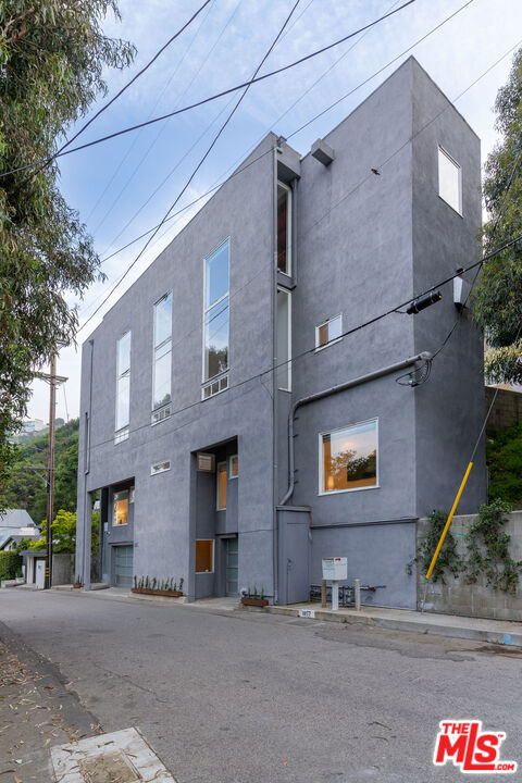 Image 2 of 33 For 1857 Beverly Drive