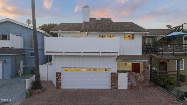 999 Waterbury Lane, Ventura CA: https://media.crmls.org/mediaz/51551e2e-3fa0-4846-80e5-4335dd006025.jpg