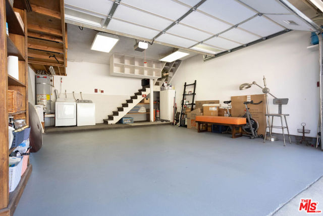 5920 Chula Vista Way, Los Angeles CA: https://media.crmls.org/mediaz/51551f61-5704-4157-b75f-aa086ed93c77.jpg