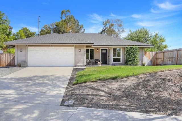 Detail Gallery Image 1 of 47 For 1860 Purdue Ct, Oceanside,  CA 92056 - 3 Beds | 2 Baths