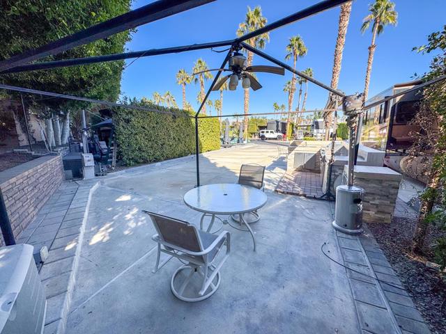 80394 Avenue 48, Indio CA: https://media.crmls.org/mediaz/51566bdb-7166-4388-bb9b-746b0507bfbd.jpg