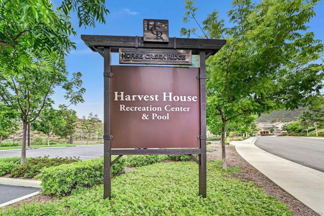 441 Ventasso Way, Fallbrook CA: https://media.crmls.org/mediaz/51568d37-7186-4dc6-b46f-d7290221854b.jpg