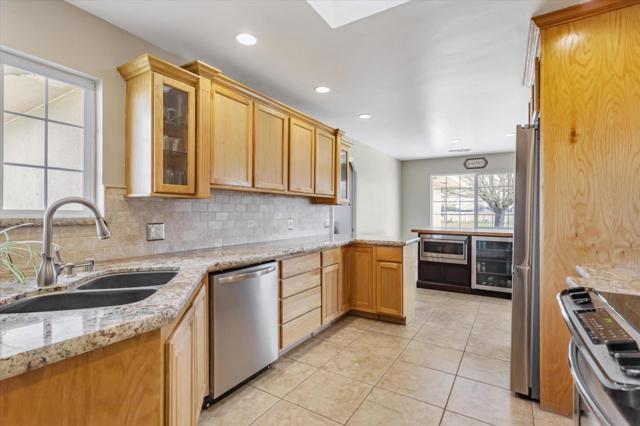 1204 Shore Road, Hollister CA: https://media.crmls.org/mediaz/5156b834-fb64-4267-abac-b54bd8df4a2a.jpg