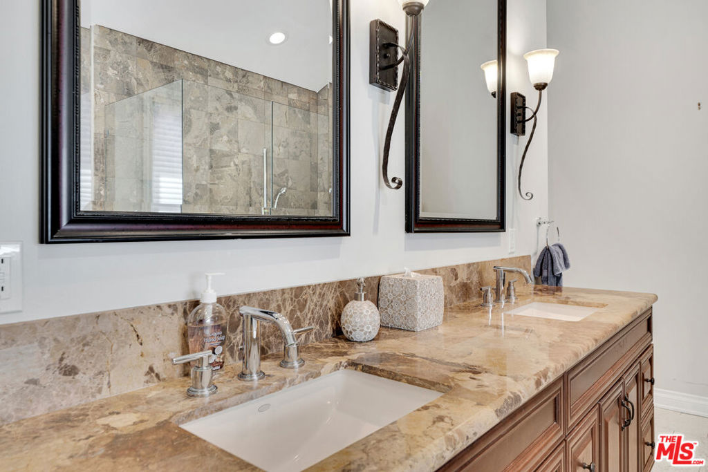 3733 Willowcrest AvenueStudio City img 7