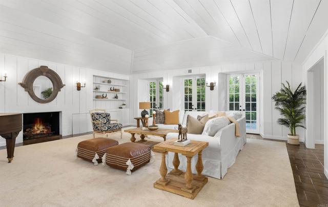 Detail Gallery Image 14 of 43 For 15306 Las Planideras, Rancho Santa Fe,  CA 92067 - 6 Beds | 3/1 Baths