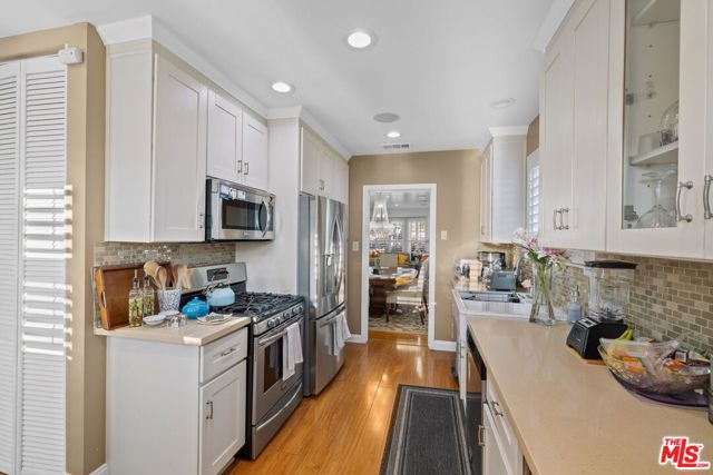 5715 Valley Ridge Avenue, Los Angeles CA: https://media.crmls.org/mediaz/51579eae-9a9c-49d3-a92d-33e601829b4c.jpg