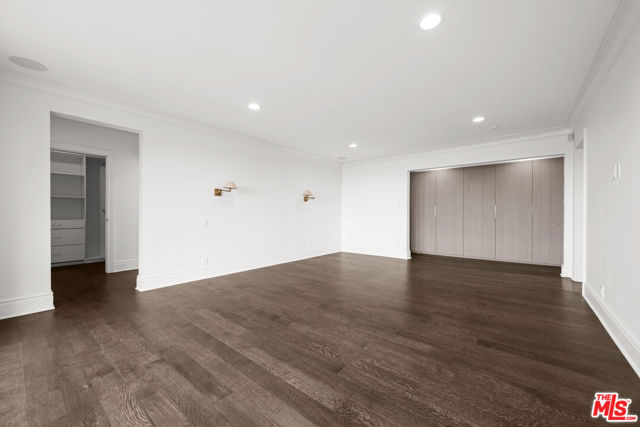 1539 Viewsite Drive, Los Angeles CA: https://media.crmls.org/mediaz/5157b521-8ce0-4e96-9fb6-616e10248d86.jpg