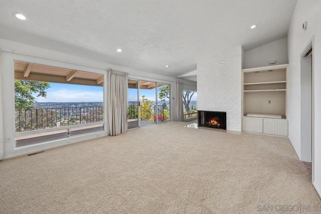 6371 Dwane Ave, San Diego CA: https://media.crmls.org/mediaz/5157db40-9d1a-4435-bf9c-d881124fa60c.jpg