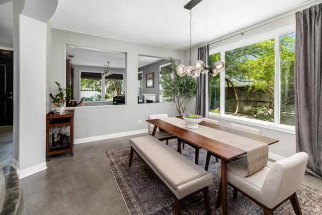1569 Glencrest Drive, San Marcos CA: https://media.crmls.org/mediaz/51587580-e939-4e57-9047-c4fb016a0428.jpg