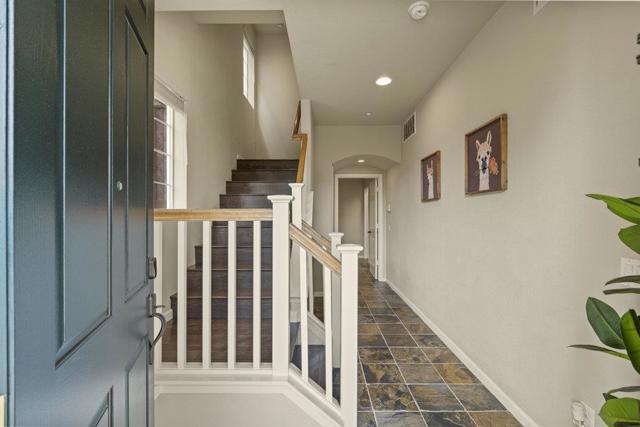 978 Martin Trail, Daly City CA: https://media.crmls.org/mediaz/51587e99-9629-4f34-a485-36cd3ce90ea0.jpg