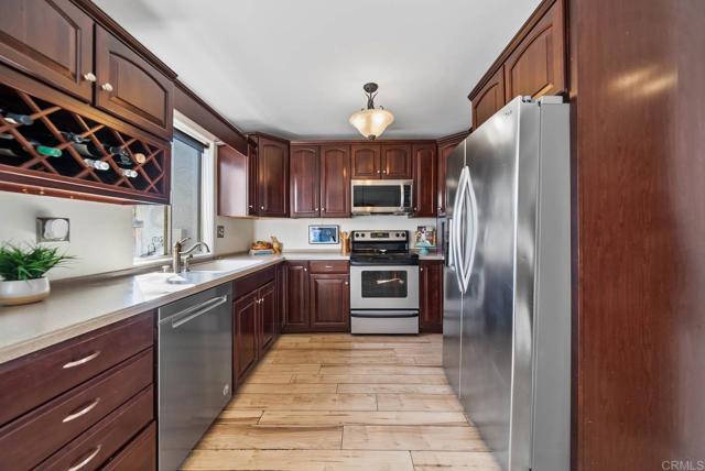 Detail Gallery Image 6 of 21 For 10658 King Phillip Ct., Santee,  CA 92071 - 3 Beds | 1/1 Baths