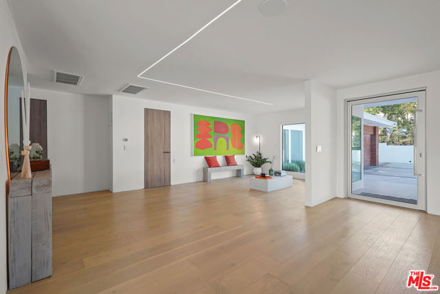 17116 Adlon Road, Encino CA: https://media.crmls.org/mediaz/5158dfb8-a040-43cb-b627-0c4b383a8b5d.jpg