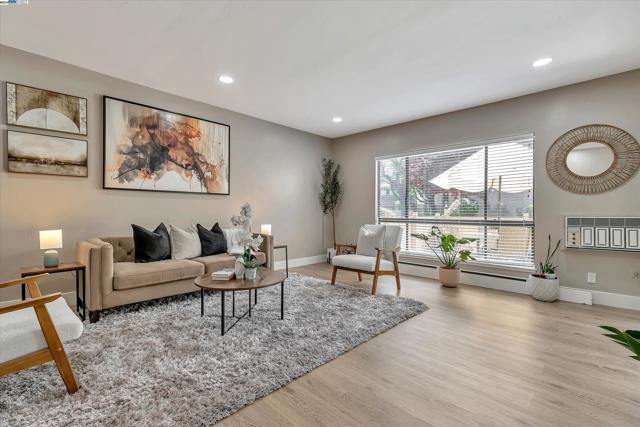 Image 1 of 31 For 39139 Argonaut Way  111