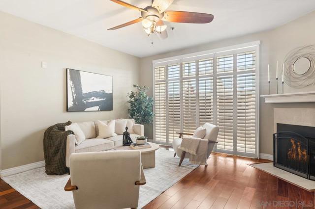 2445 Brant St, San Diego CA: https://media.crmls.org/mediaz/5159cefc-0bbd-4b04-a054-2a2086ef1225.jpg