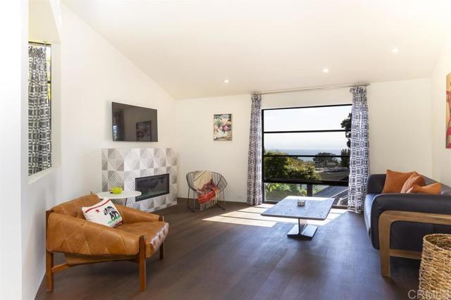 Detail Gallery Image 3 of 14 For 13069 via Lantina, Del Mar,  CA 92014 - 4 Beds | 4/1 Baths