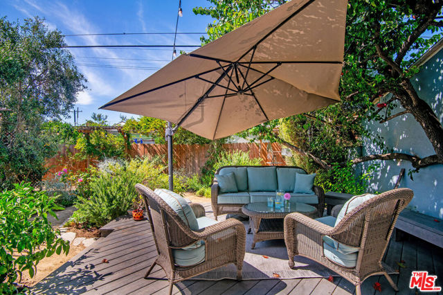 12713 Stanwood Drive, Los Angeles CA: https://media.crmls.org/mediaz/515af696-d37f-4da9-9ad8-de68f3dae127.jpg