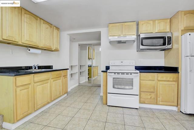 2406 10th, Berkeley CA: https://media.crmls.org/mediaz/515b5cea-e60c-4e6f-a276-47c930623825.jpg