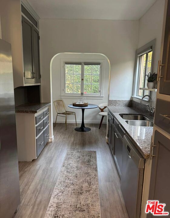 5112 Edgewood Place, Los Angeles CA: https://media.crmls.org/mediaz/515bba81-5e14-4884-84c1-d8216ed4b59d.jpg