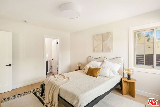 7248 W 88th Place, Los Angeles CA: https://media.crmls.org/mediaz/515bbff2-ed84-475a-a9b2-5ad5c3b7f120.jpg
