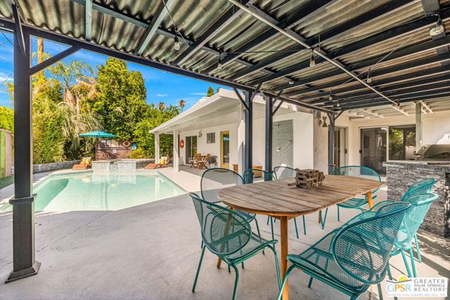 547 N Sunrise Way, Palm Springs CA: https://media.crmls.org/mediaz/515cc0d4-8132-4f87-a5e1-b3bb2371010c.jpg