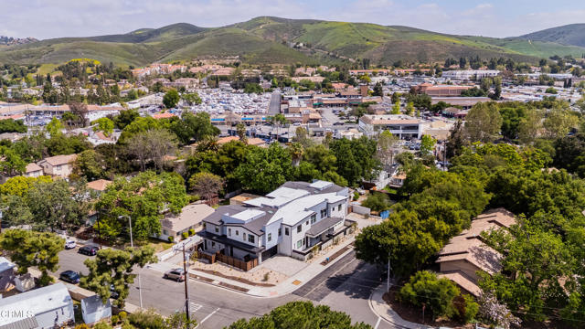 Detail Gallery Image 4 of 68 For 2821 Los Robles Rd, Thousand Oaks,  CA 91362 - 3 Beds | 2/1 Baths
