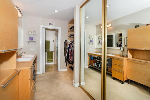 Image 22 of 27 For 12567 Pomerado Ct