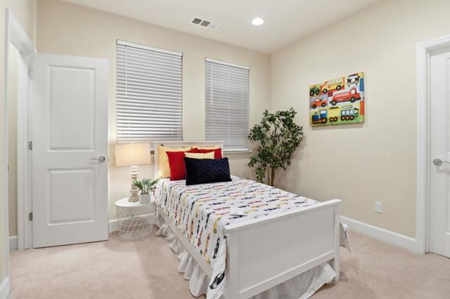 338 Santa Diana Terrace, Sunnyvale CA: https://media.crmls.org/mediaz/515d6442-61f5-4df3-8006-508dbc89bb33.jpg