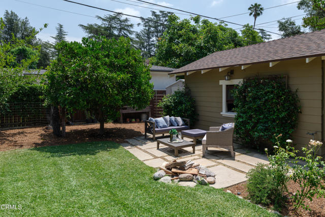 1036 N Chester Avenue, Pasadena CA: https://media.crmls.org/mediaz/515d7cbc-ca45-4831-96bb-ae2ad5a77107.jpg