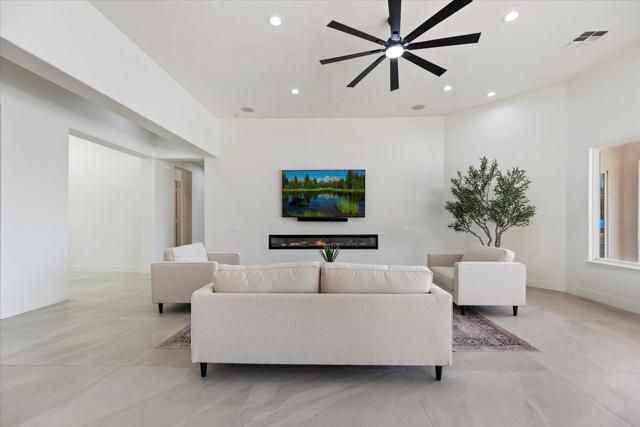 Image 11 of 77 For 80262 Amazon Avenue