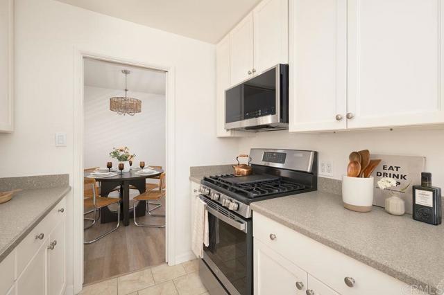 1713 Stewart Street, Oceanside CA: https://media.crmls.org/mediaz/515dd790-48dc-43b2-9a06-1f07e8f155ed.jpg