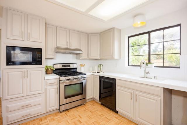 371 Granelli Avenue, Half Moon Bay CA: https://media.crmls.org/mediaz/515e0b31-61d0-4a84-80bd-511328268eba.jpg