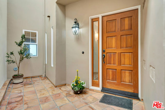 6412 Lunita Road, Malibu CA: https://media.crmls.org/mediaz/515f161d-6eb0-4099-ba85-3710f1b4aa4c.jpg
