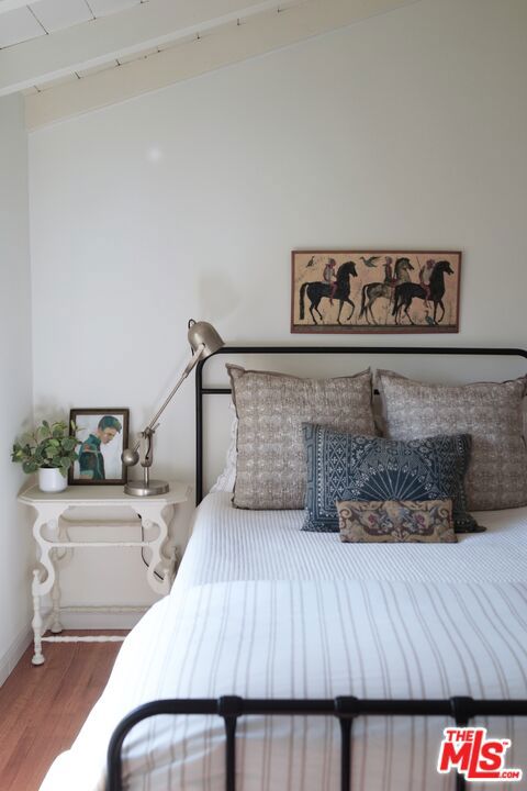 2415 Castilian Drive, Los Angeles CA: https://media.crmls.org/mediaz/51601ef4-955c-43df-8f3f-d8a5fd023ecd.jpg