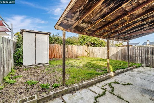 813 Grant St, Vallejo CA: https://media.crmls.org/mediaz/51602163-8018-41cf-a6cd-9bc6b6aa7df1.jpg