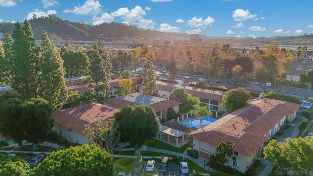 6069 Rancho Mission Rd, San Diego CA: https://media.crmls.org/mediaz/516099b9-5e52-46b3-aa87-61e33ef2e392.jpg