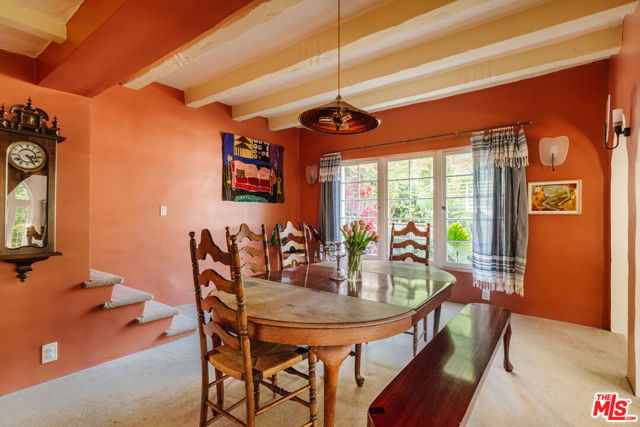5163 Franklin Avenue, Los Angeles CA: https://media.crmls.org/mediaz/516099f2-4e68-43c1-a275-1600413a2c43.jpg